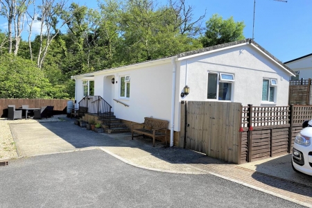 5 Forest Walk, Westoods Park, Bashley Cross Road, New Milton. BH25 5TG, New Milton